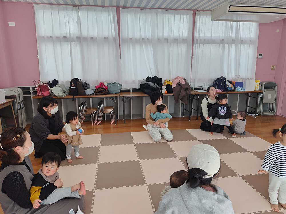 母親教室の親子のふれあい活動